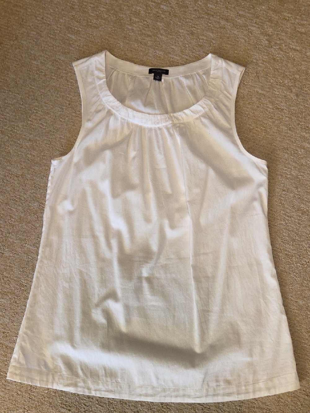 Ann Taylor White Sleeveless Scoop Neck Blouse